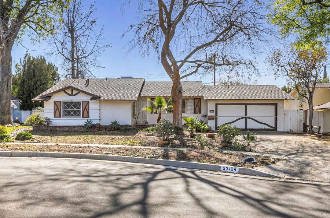 22124 Baltar St Canoga Park Tracy Do Compass Real Estate