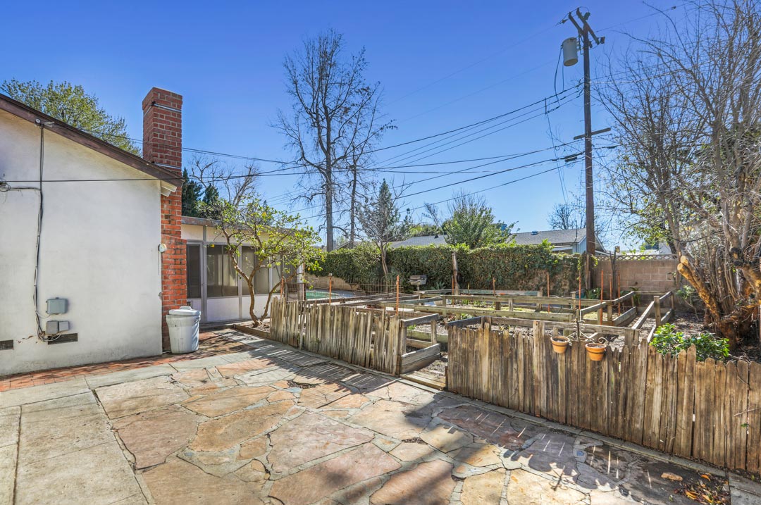 22124 Baltar St Canoga Park Tracy Do Compass Real Estate