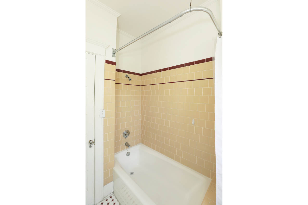 1124 1/2 W Kensington Rd Angelino Heights Tracy Do Coldwell