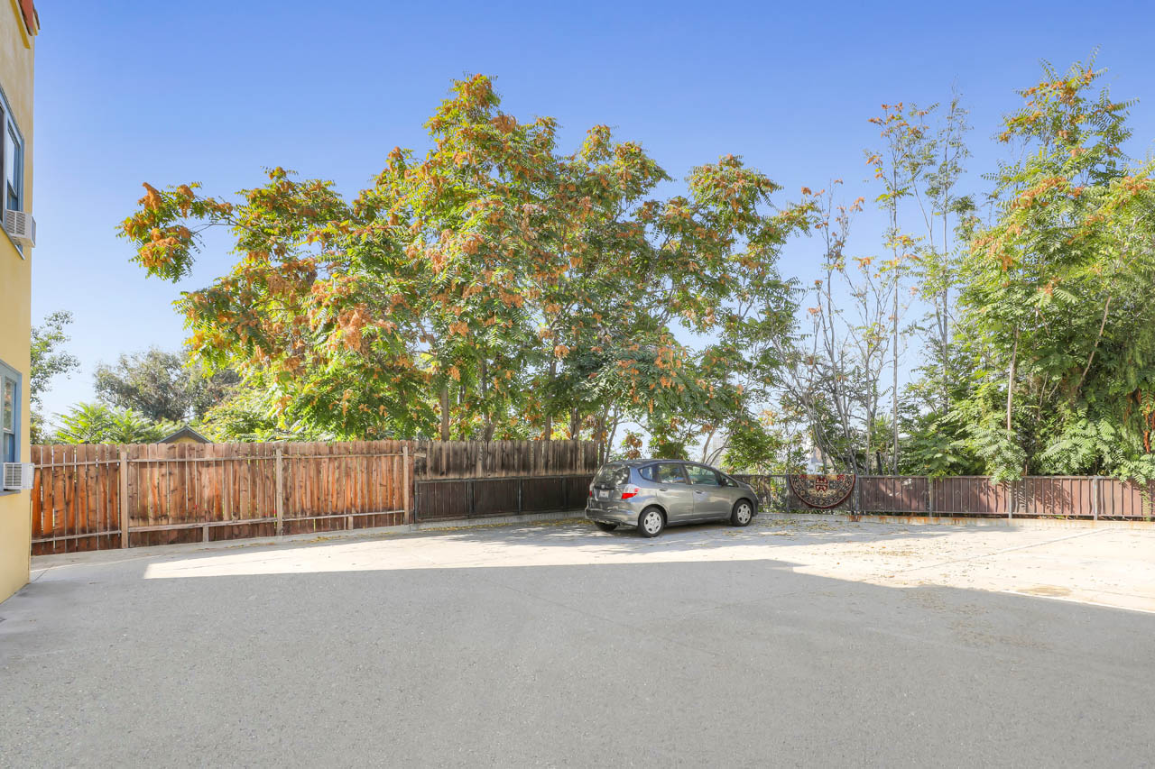 1124 1/2 W Kensington Rd Angelino Heights Tracy Do Coldwell