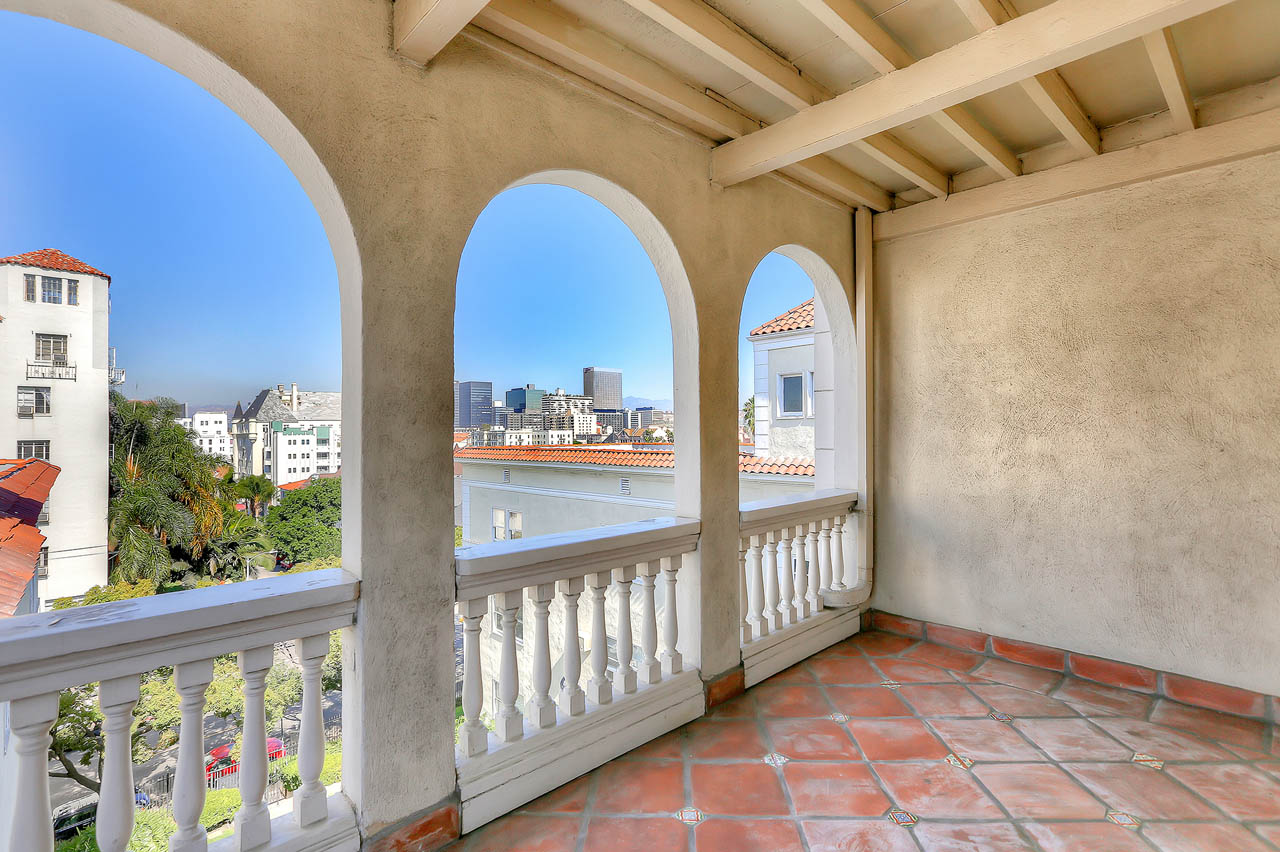 3400 San Marino St C Koreatown Tracy Do Compass Real Estate