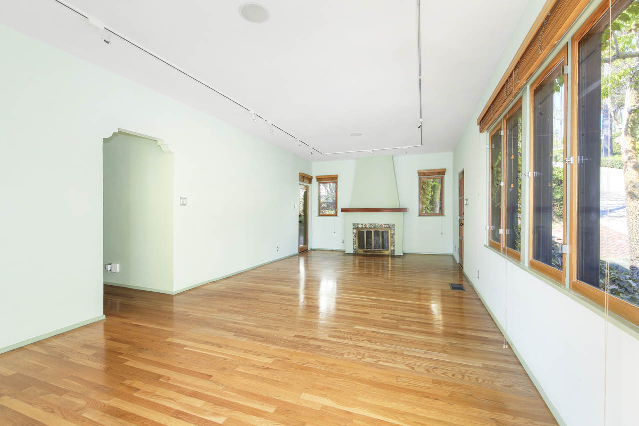 1959 Whitley Ave, Whitley Heights Tracy Do Compass Real Estate