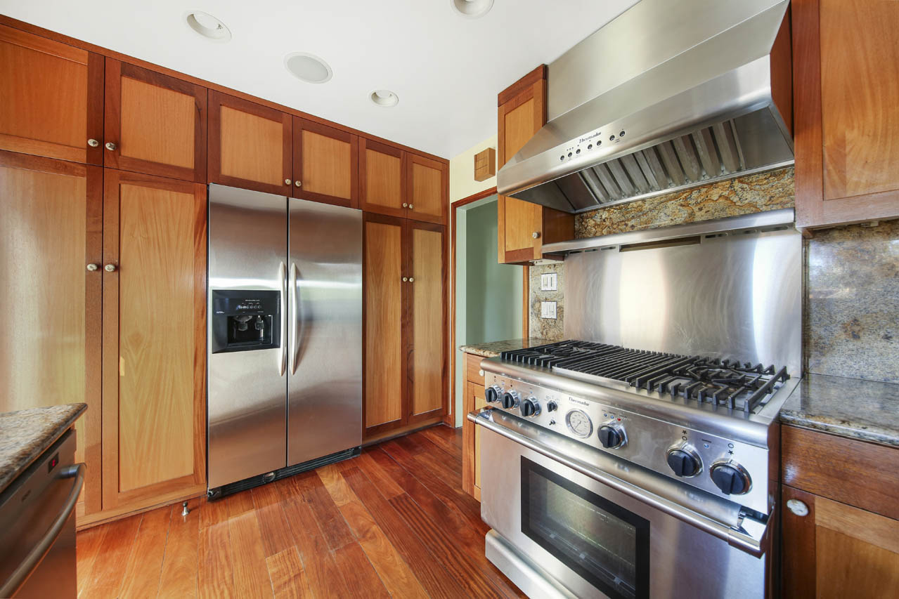 1959 Whitley Ave, Whitley Heights Tracy Do Compass Real Estate