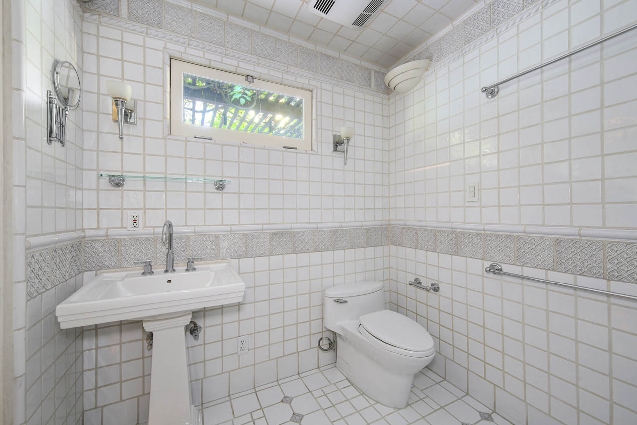 1959 Whitley Ave, Whitley Heights Tracy Do Compass Real Estate