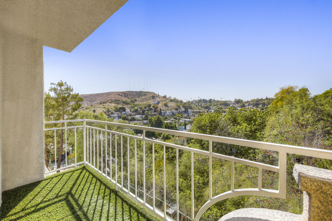 4750 Templeton St 1221 El Sereno Tracy Do Compass Real Estate