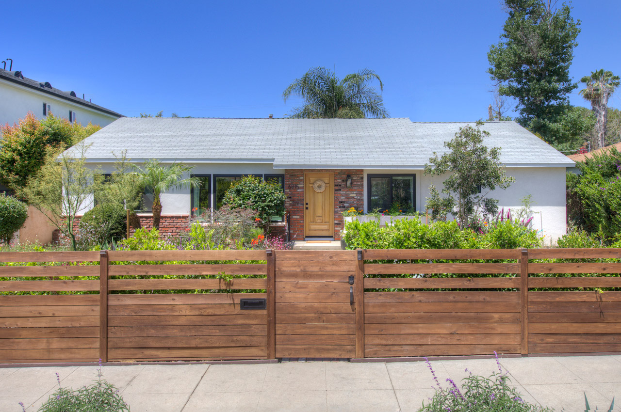 6915 Jellico Ave Lake Balboa Tracy Do Coldwell Banker Realty