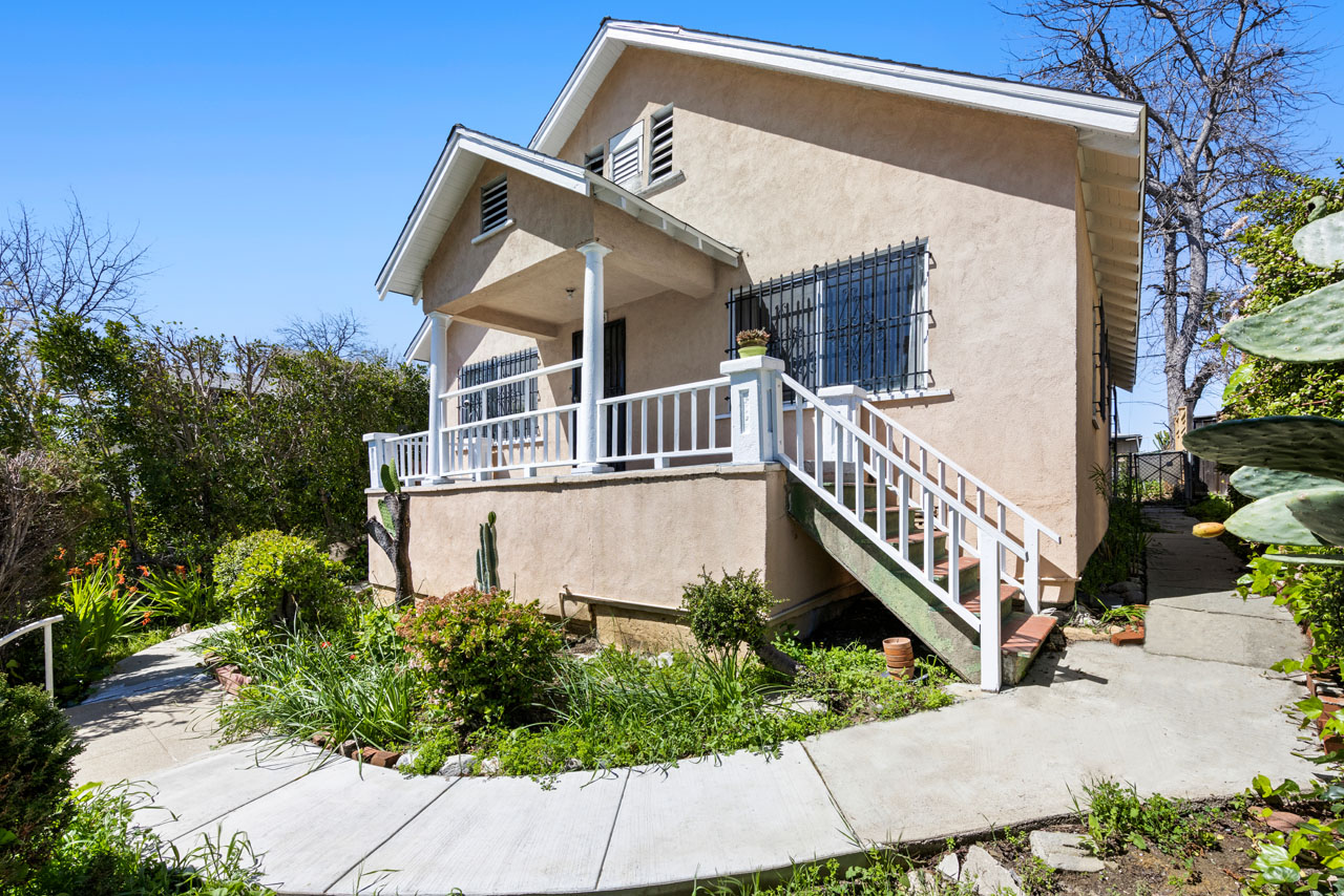 1323 McCollum St Silver Lake Tracy Do Coldwell Banker Realty