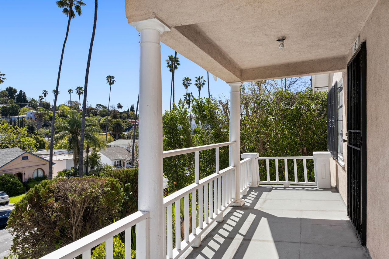 1323 McCollum St Silver Lake Tracy Do Coldwell Banker Realty