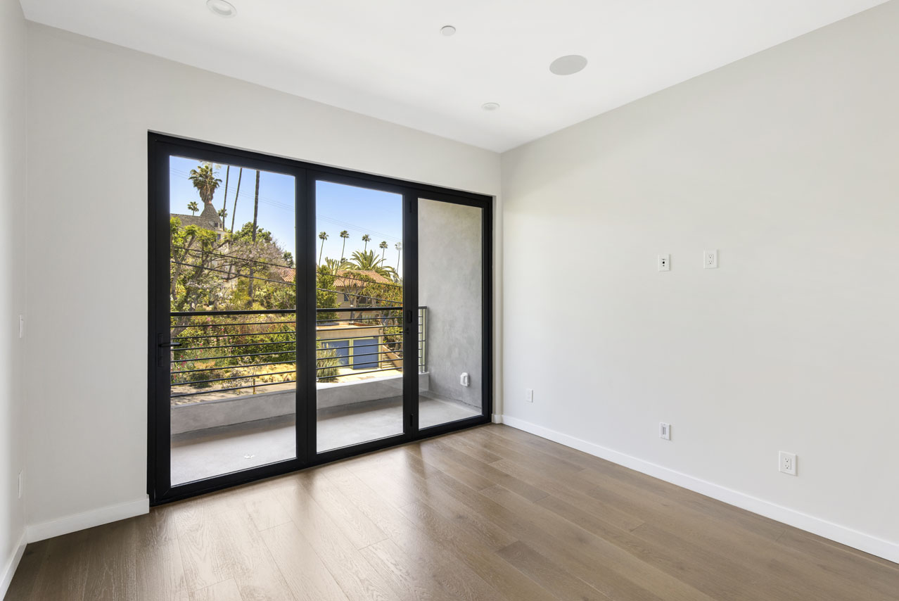 1323 Edgecliffe Dr Silver Lake Tracy Do Coldwell Banker Realty