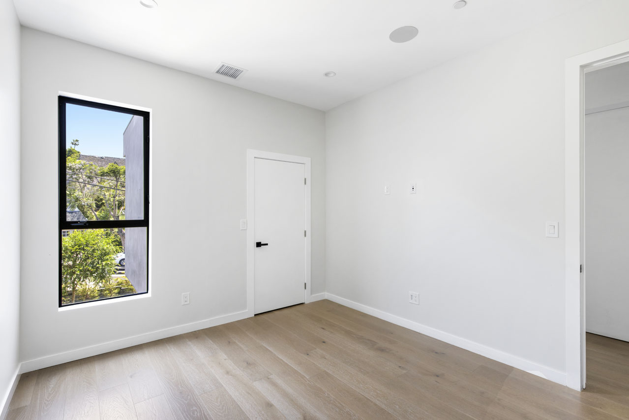 1323 Edgecliffe Dr Silver Lake Tracy Do Coldwell Banker Realty