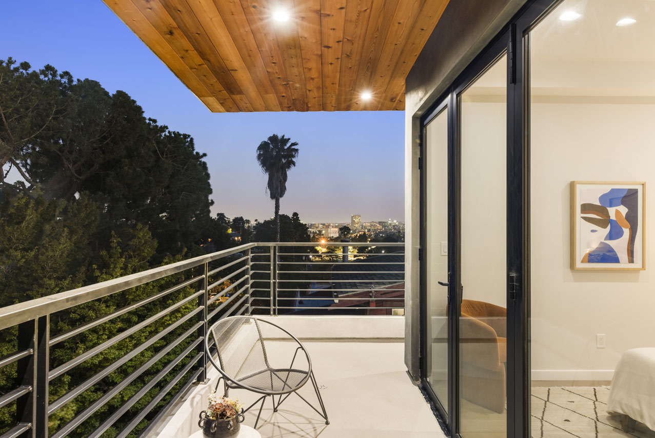 1321 Edgecliffe Dr Silver Lake Tracy Do Coldwell Banker Realty