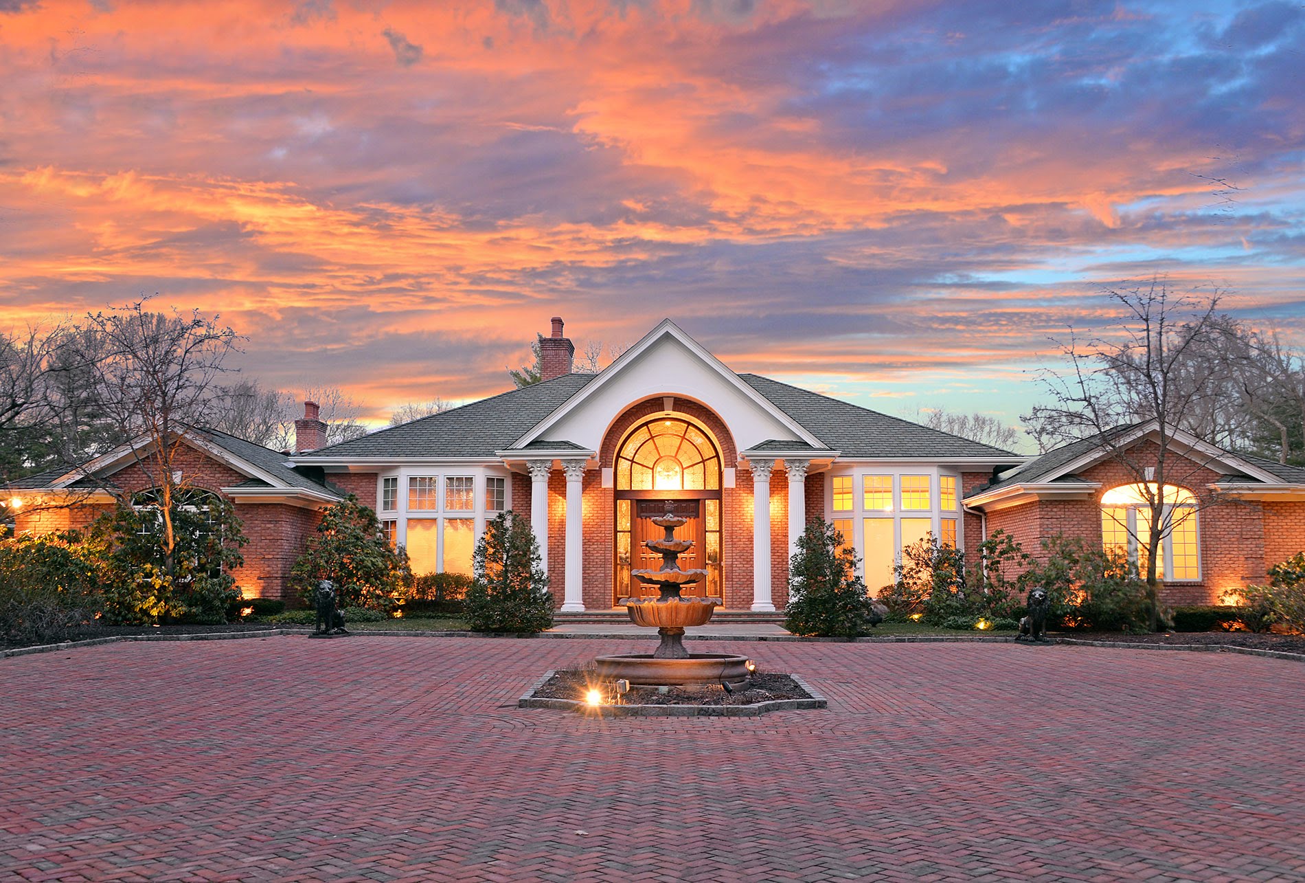 Maria Babaev, MBA Certified Luxury Home Marketing Specialist Licensed