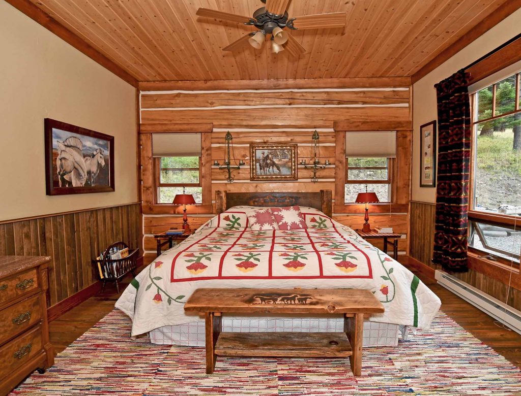 Eco Friendly Cabin Near Yellowstone National Park