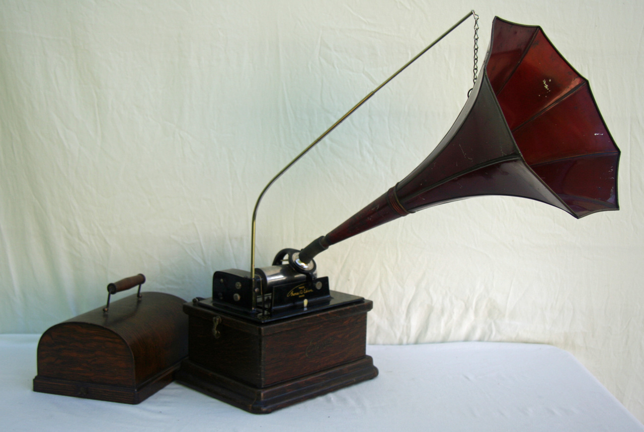 Hear an early 1900’s Edison Fireside Phonograph play 100+ year old