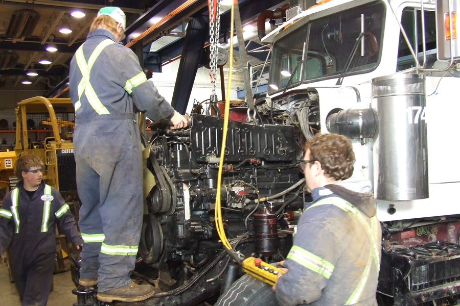 Heavy Duty Mechanic Jobs Vancouver Island at Armand Weis blog