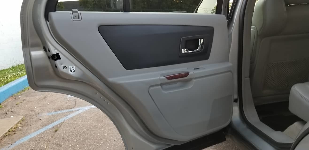2006 Cadillac SRX 3rd Row Seats