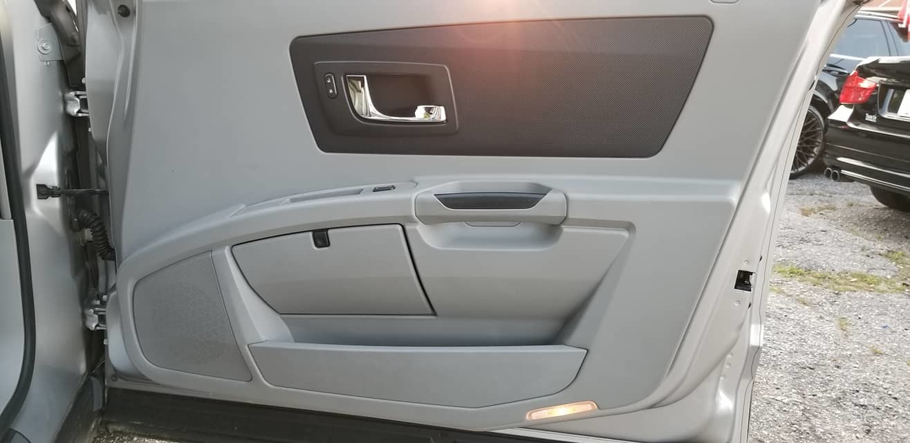 2006 Cadillac SRX 3rd Row Seats