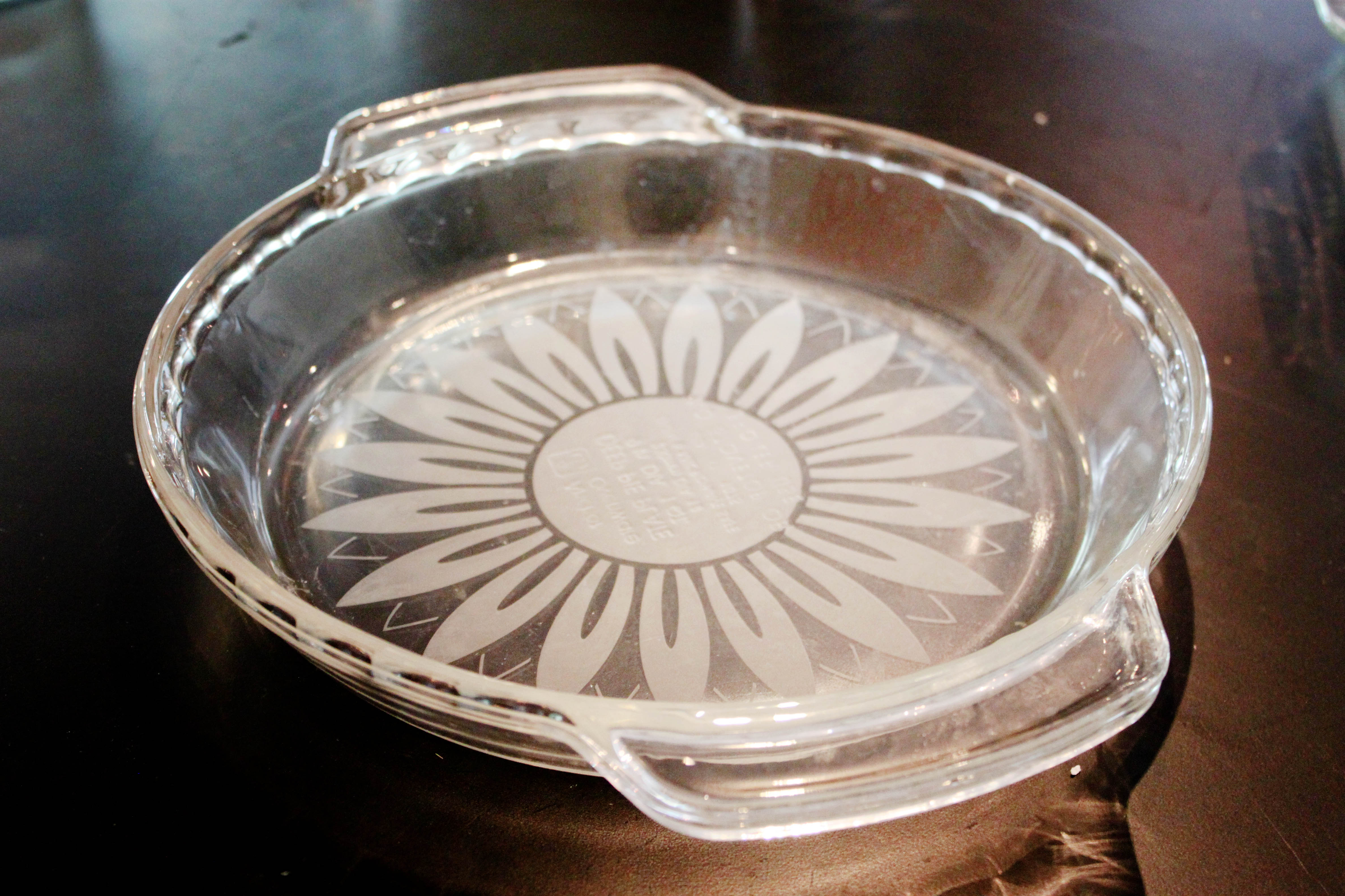 Sunflower Etching for 9" Glass Pie Pan Trading Phrases