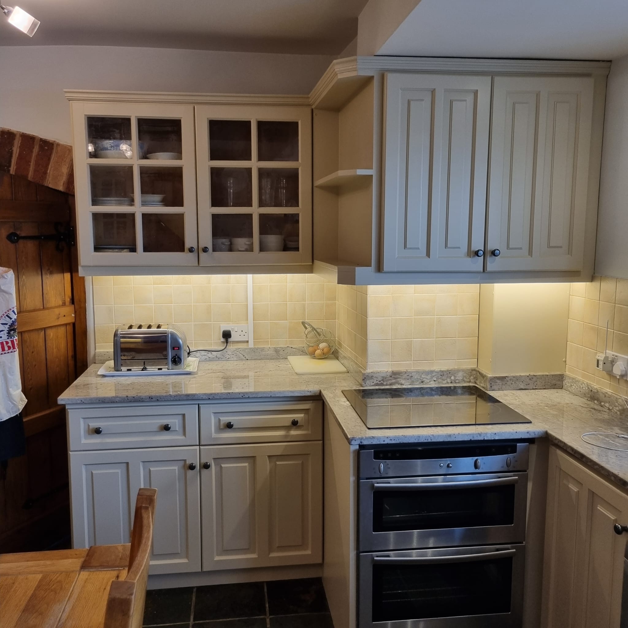 Hand painted kitchen in Worcestershire Traditional Painter Tel 0798