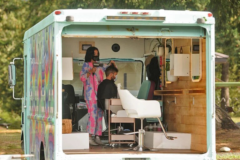Guide to Start a Mobile Hair Salon And Be Successful