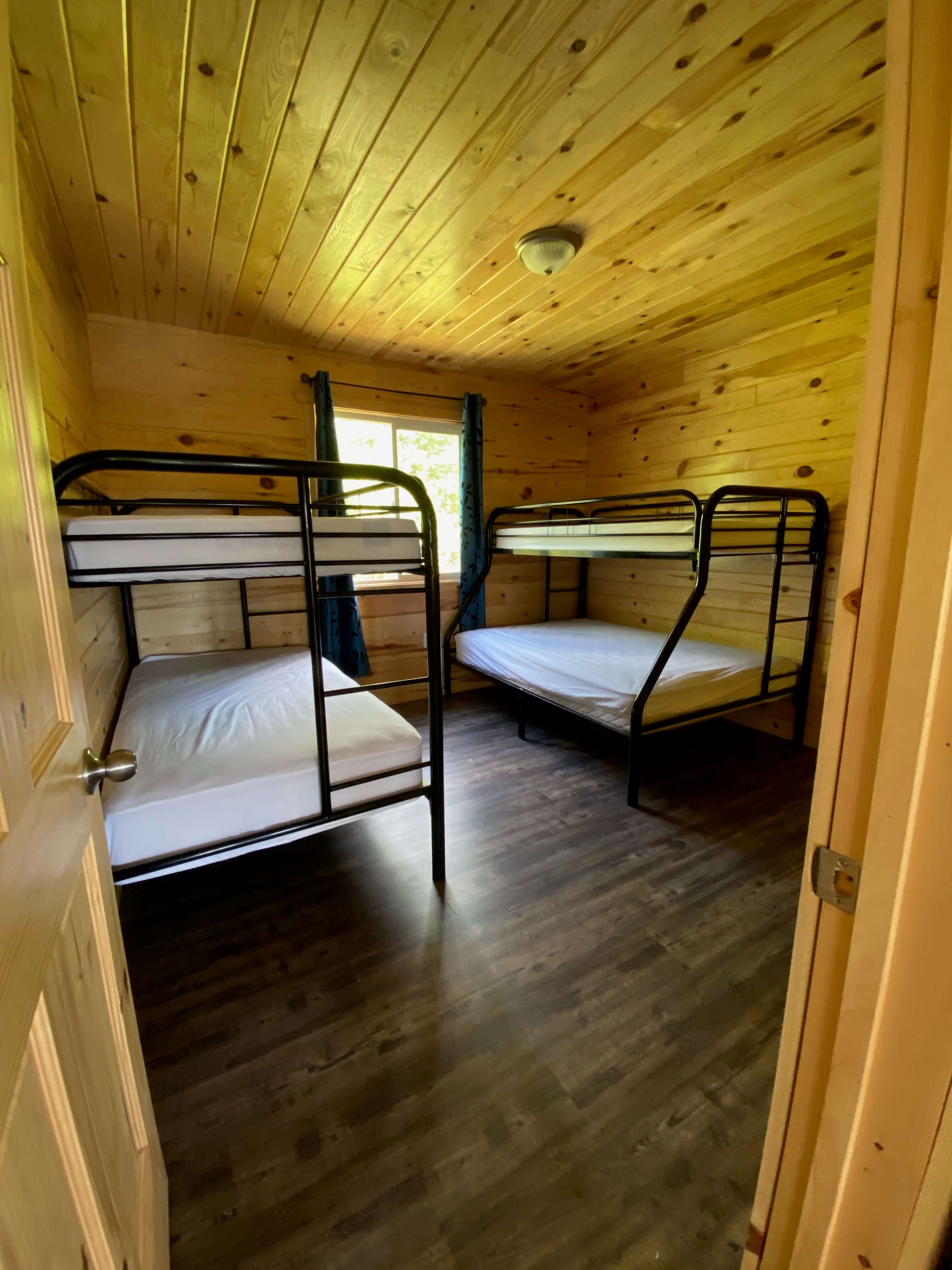 KENDALL POINT LODGE Trail End Camp And Outfitters