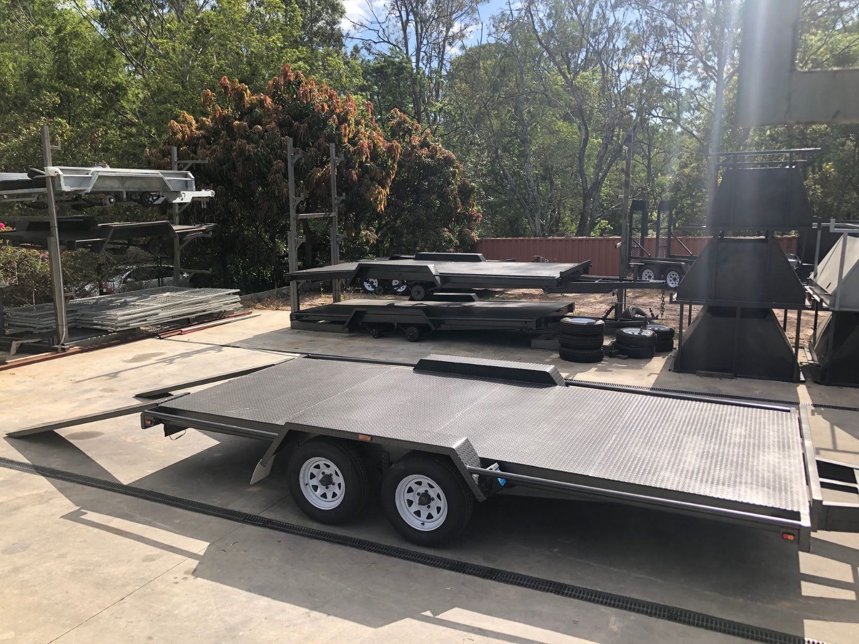 16x6’6″ 2800kg GVM Semi Flat Car Carrier Trailer for Sale2800 KG ATM