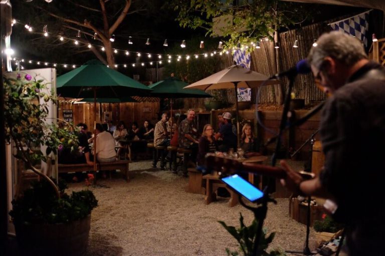 Trailside Cafe Restaurant in sunny Carmel Valley, CA