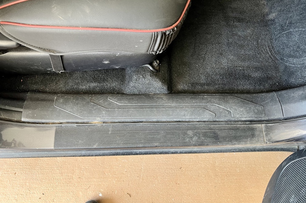 R4T Tailgate Lock for 3rd Gen Toyota Install & Review