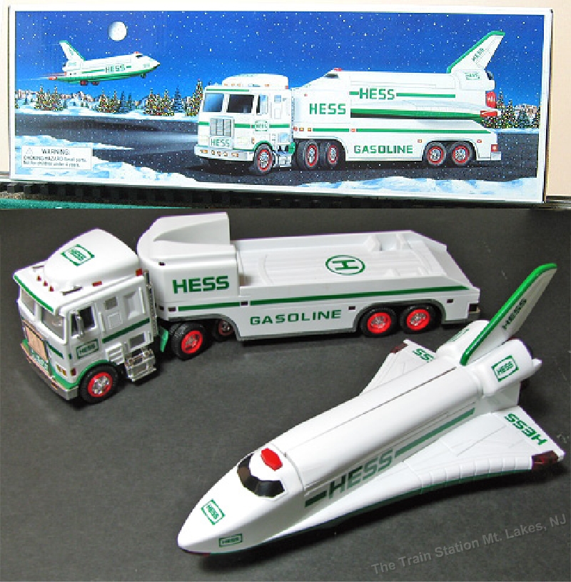 HESS TRUCK WITH SPACE SHUTTLE 1999 (RARE)
