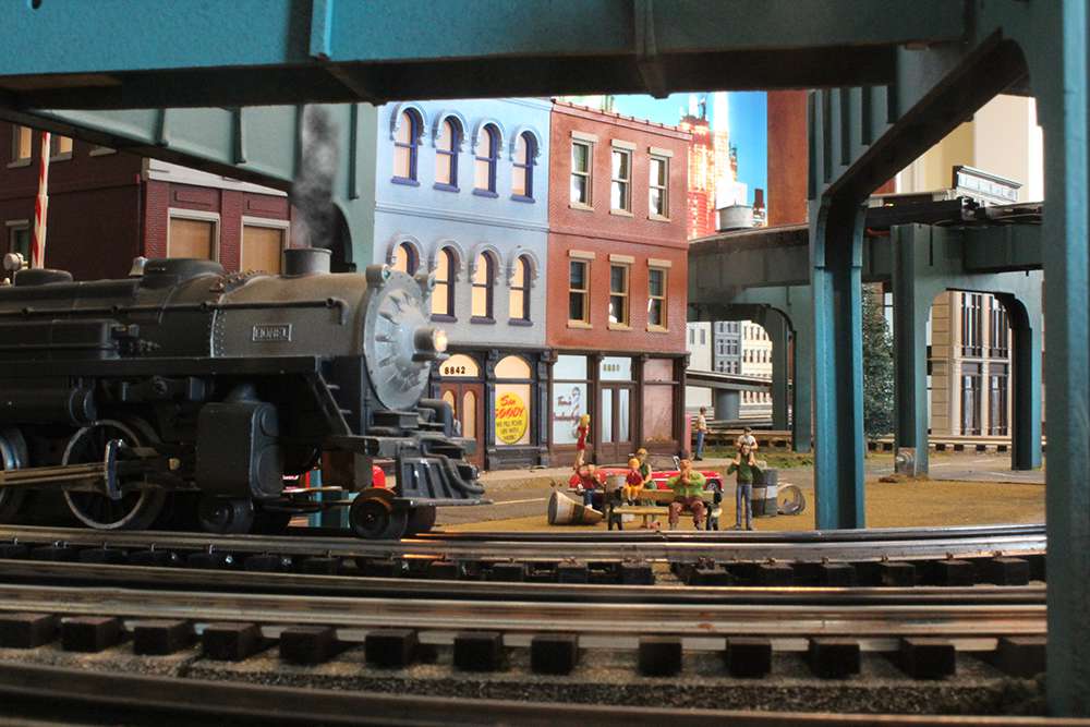 Custom Model Train & Railroad Layouts