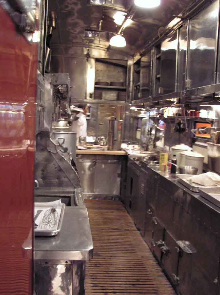 Dining_Car_Kitchen.jpg (49284 bytes)