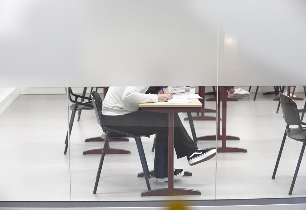 Proctoring Mag Nog Wel Bij De Toelatingstest Voor 21-Plussers - Trajectum