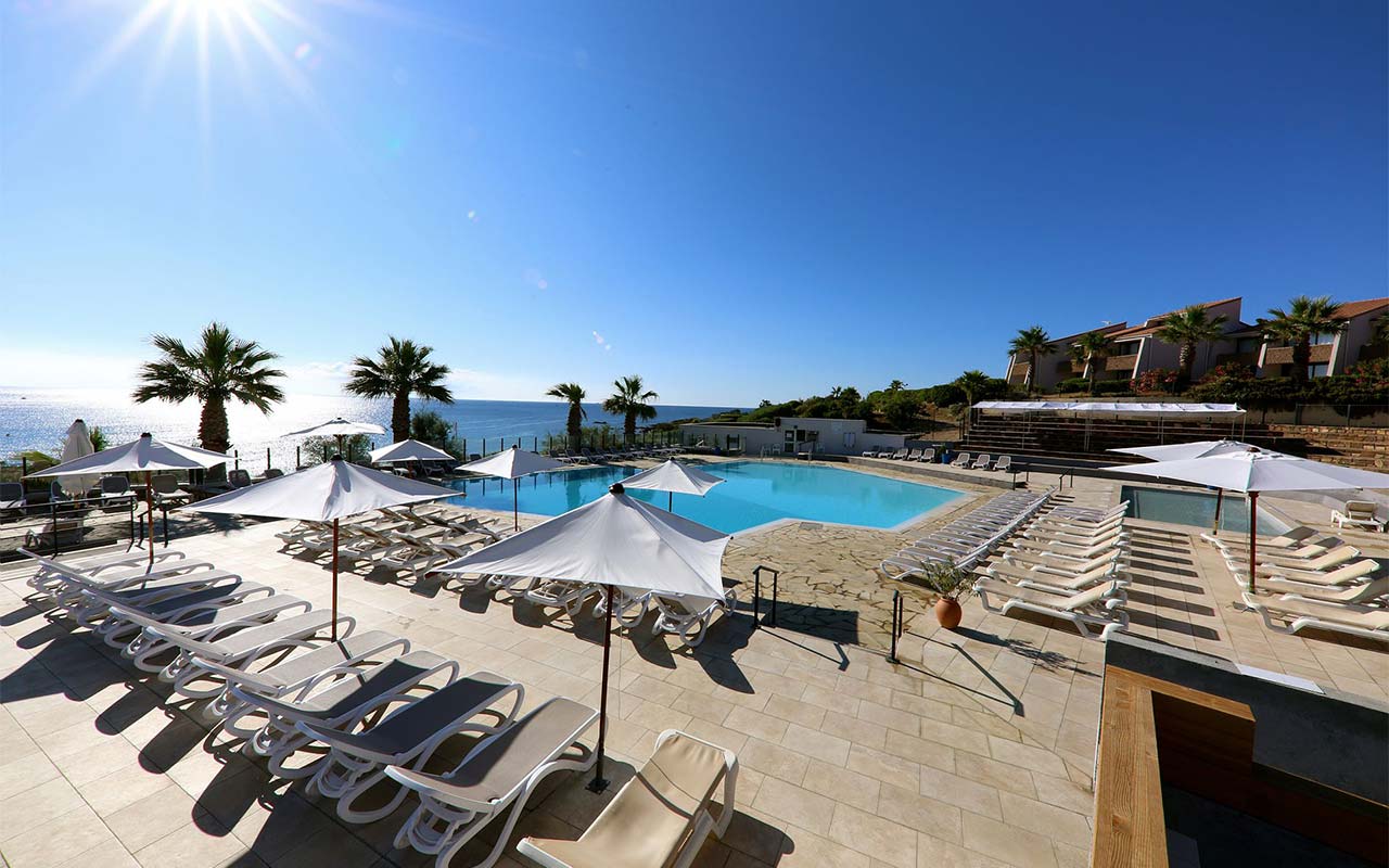 LES ISSAMBRES Tramontane by Ateya