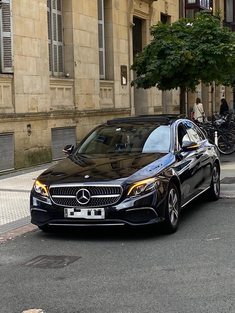 Private Transfer from/to San Sebastian · Private Luxury Cars