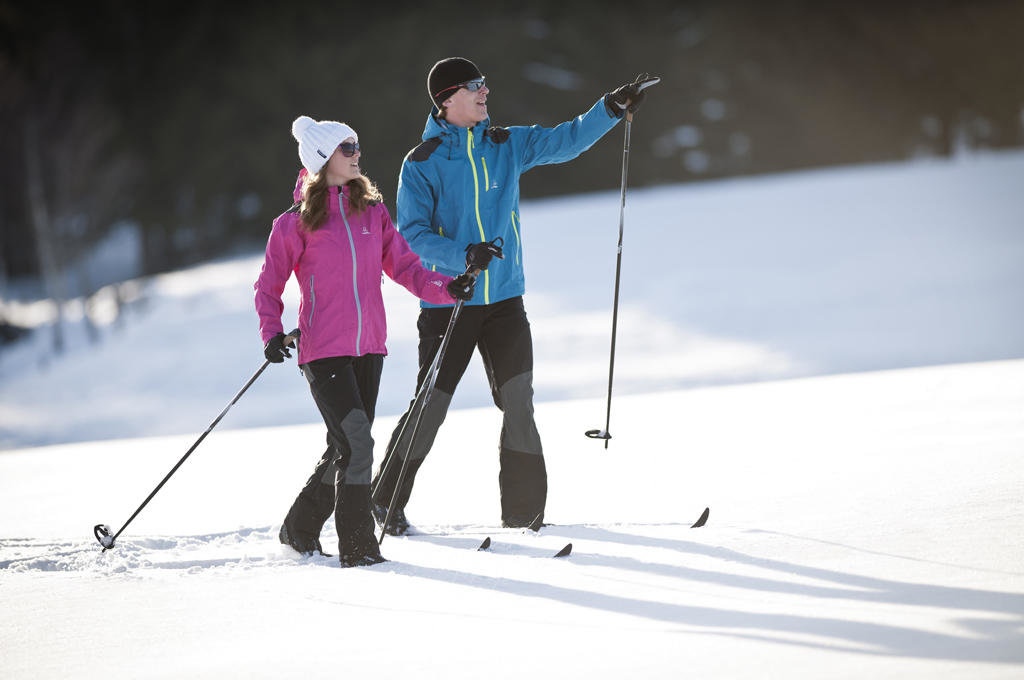 Benefits of the best winter sport crosscountry skiing —