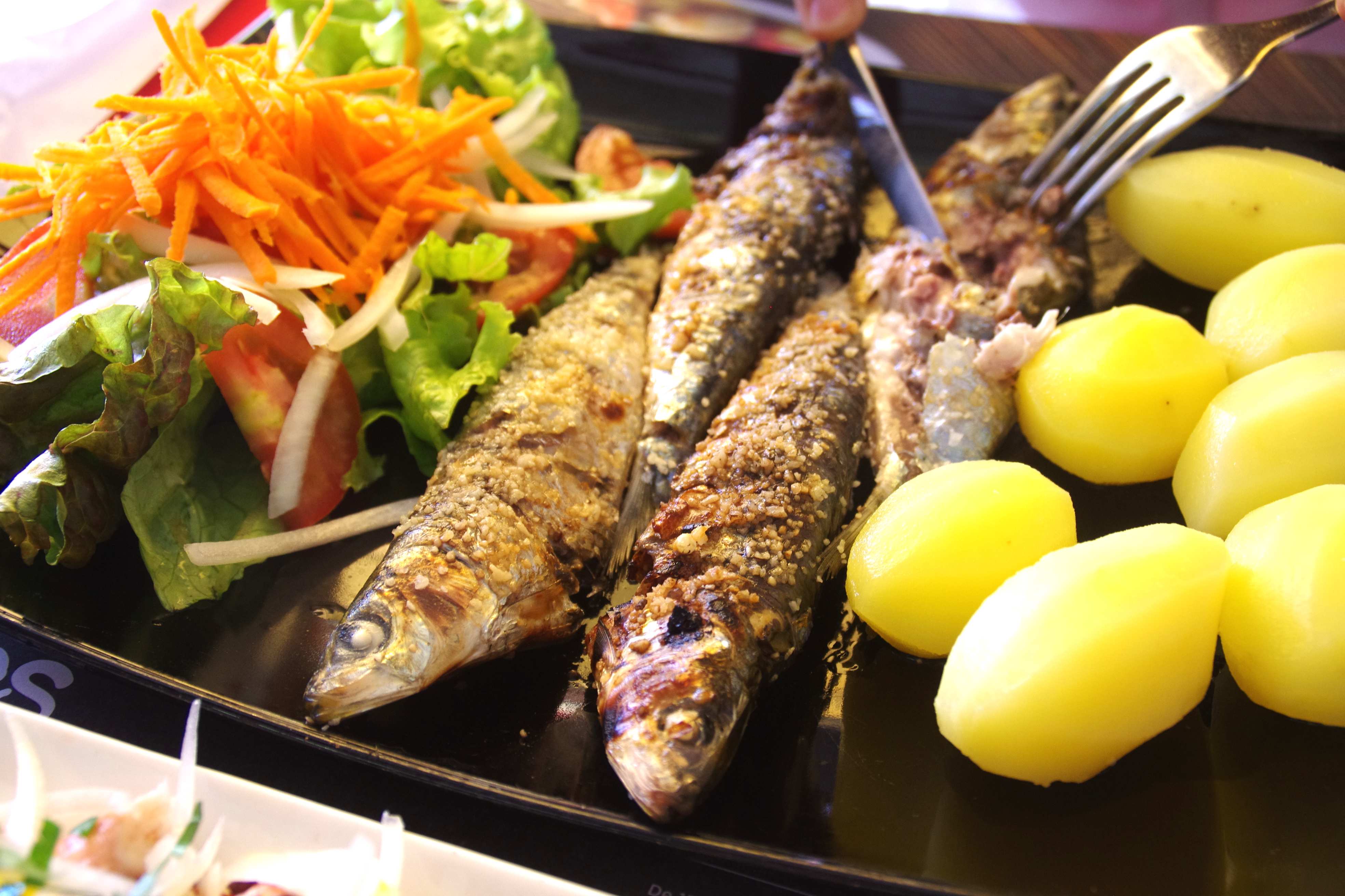 ポルトガルで焼き魚？おいしすぎるナザレの名物料理を食す TOMOKO TAKETANI TRANSIT LOUNGE