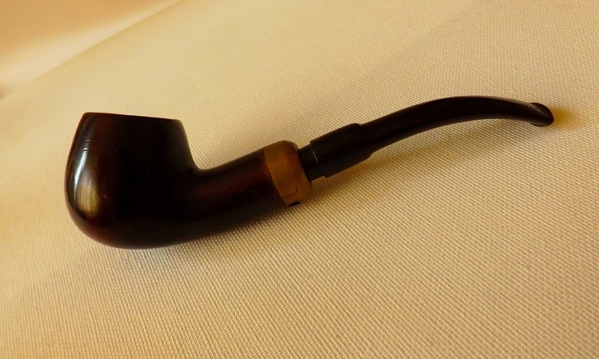 How To Choose The Best Pipe Store For Tobacco Pipes And Accessories