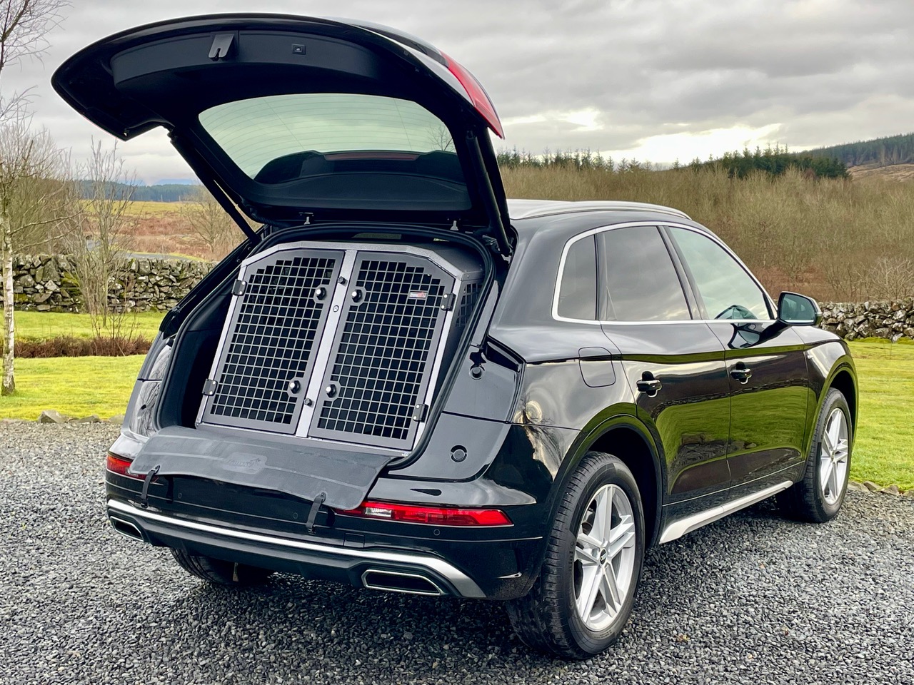 Car Dog Cages, Crates & Transit Boxes for Audi Q5 2017 Present