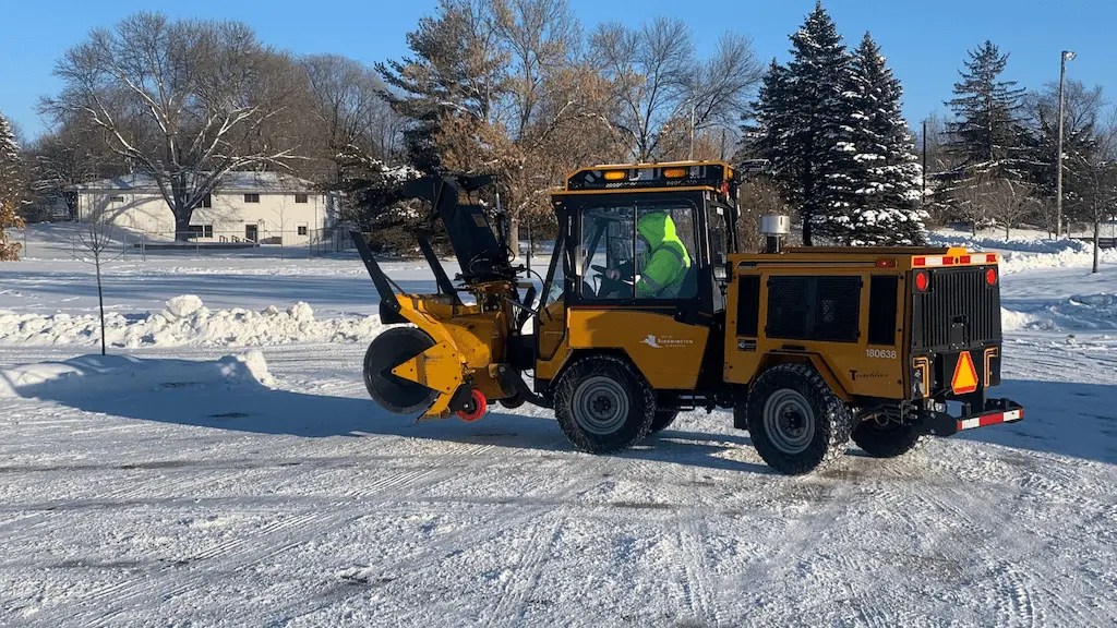 Efficient Snow Clearing with GPS Precision - Traqnology