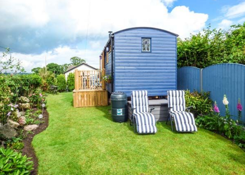 A Shepherd’s Hut in Wales Traquo