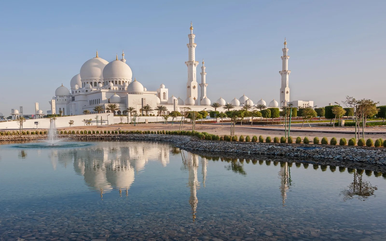 Sheikh Zayed Grand Mosque, The Most Magnificent Mosques in The World