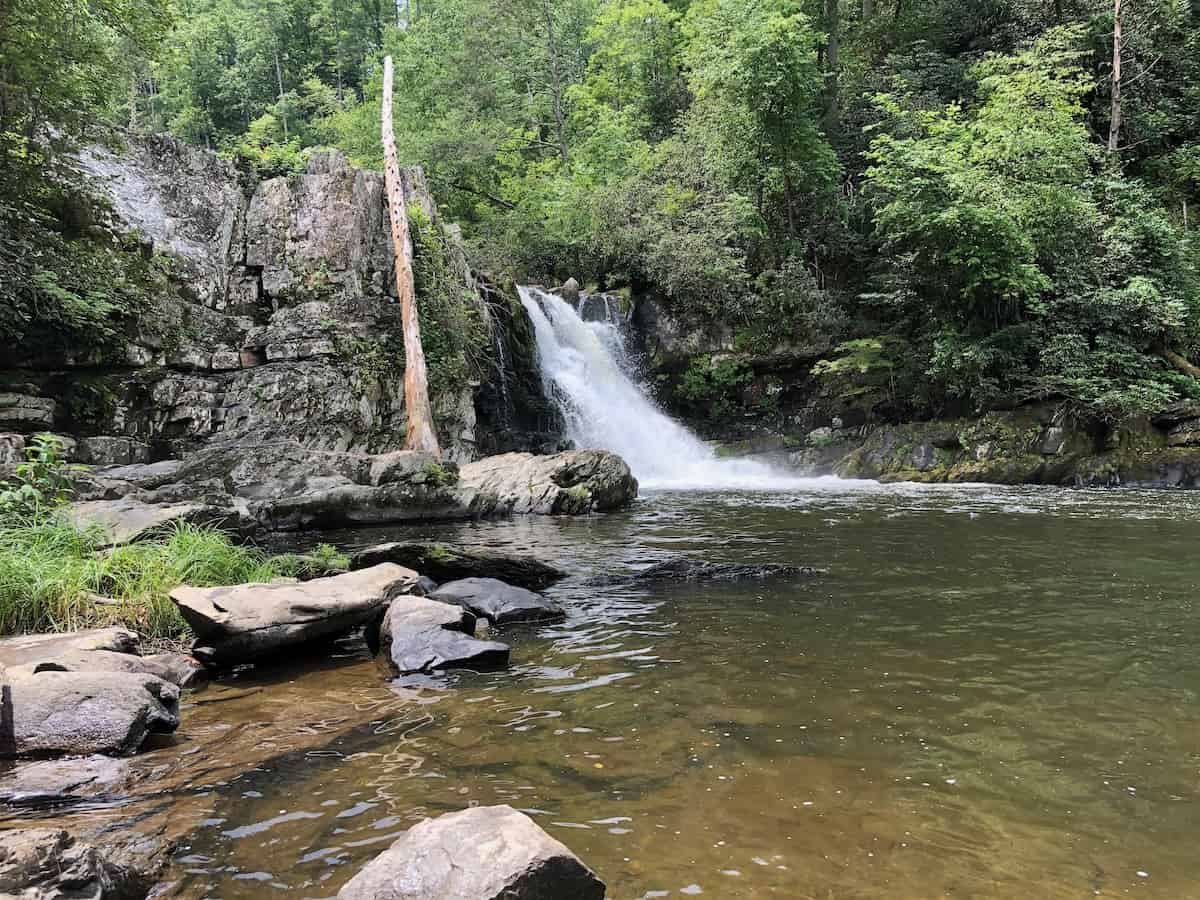 Great Smoky Mountains National Park - The Ultimate Guide to the Great Smoky Mountains National Park Abrams Falls in the Great Smoky Mountains National Park, USA.