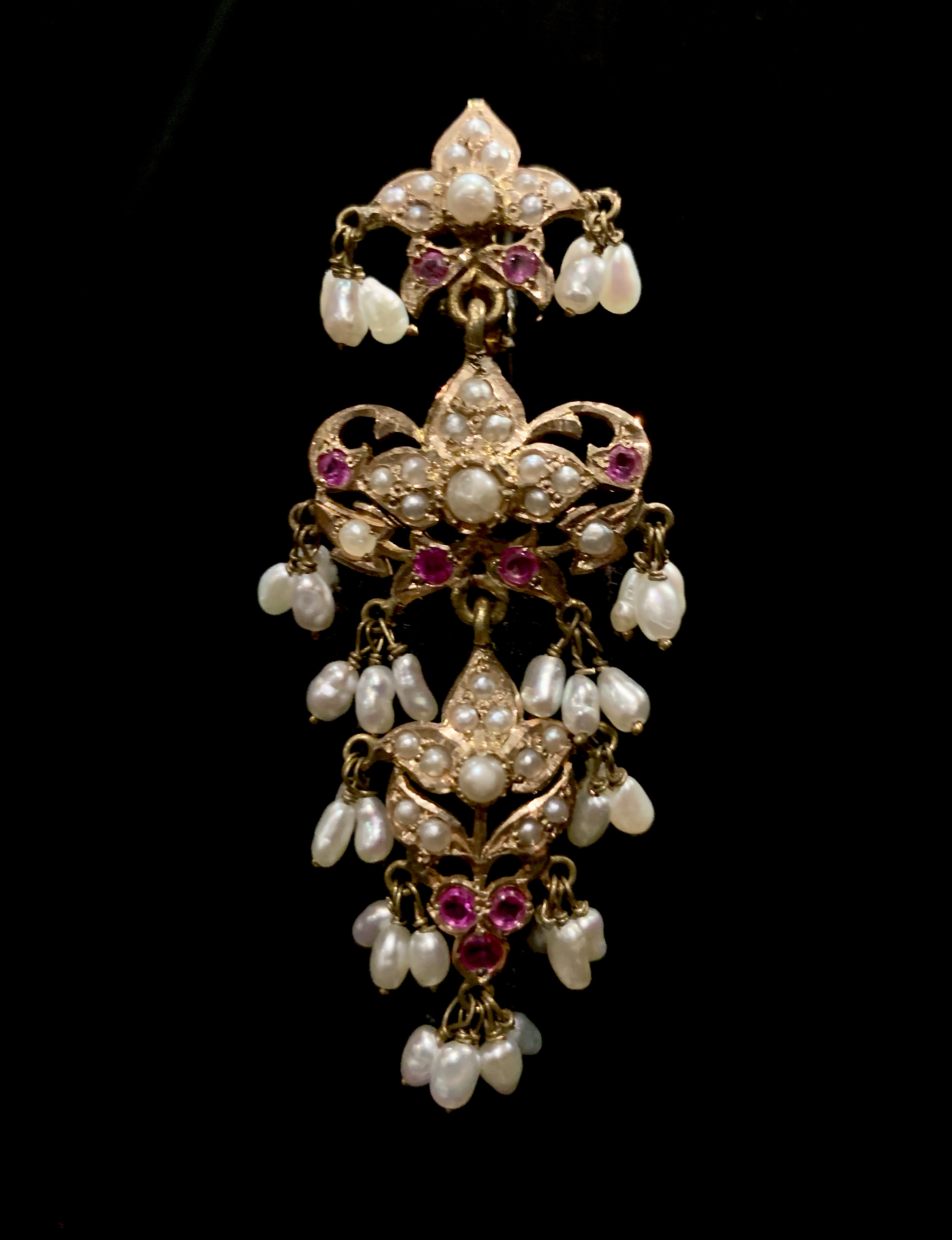 Shining Stones Gems & Minerals at Yale Traveler Tina