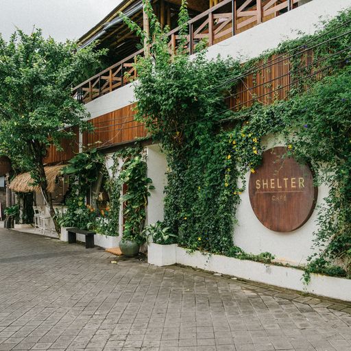 Menikmati Liburan di Shelter Cafe, Seminyak traveletc.id
