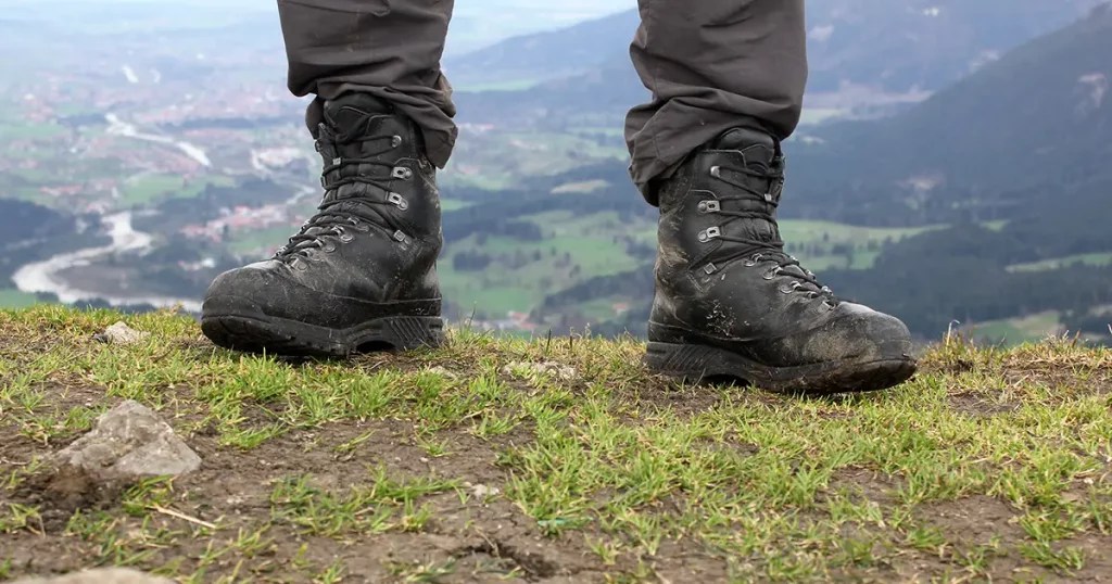 Are Combat Boots Good for Hiking? The Definitive Answer