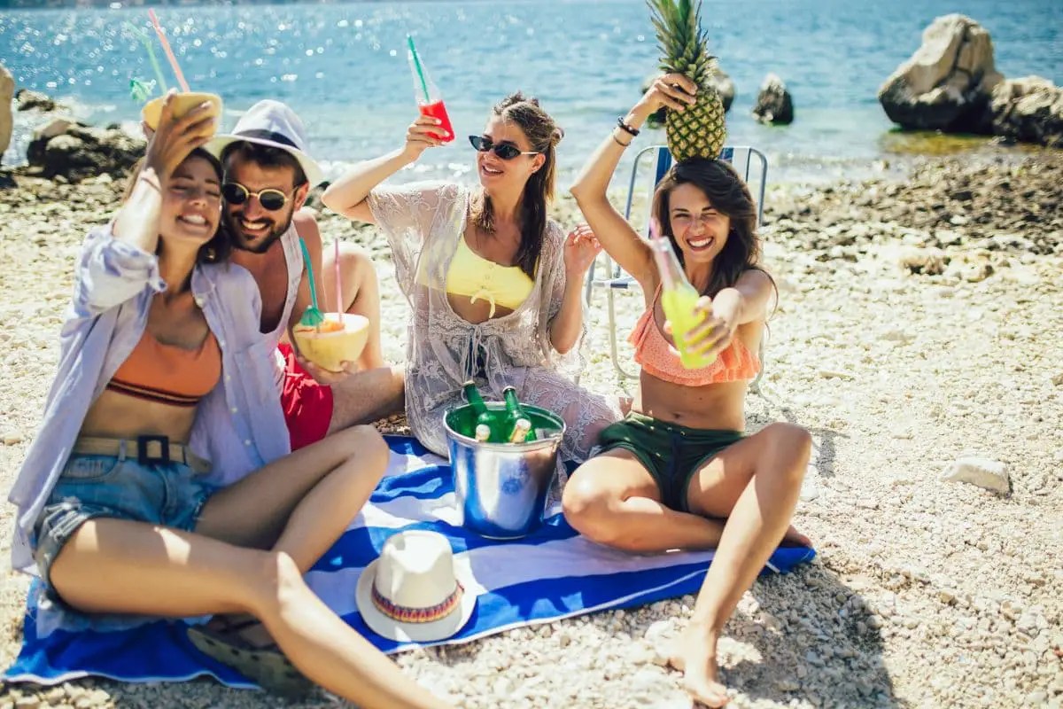 Can You Drink on the Beach in Hawaii?