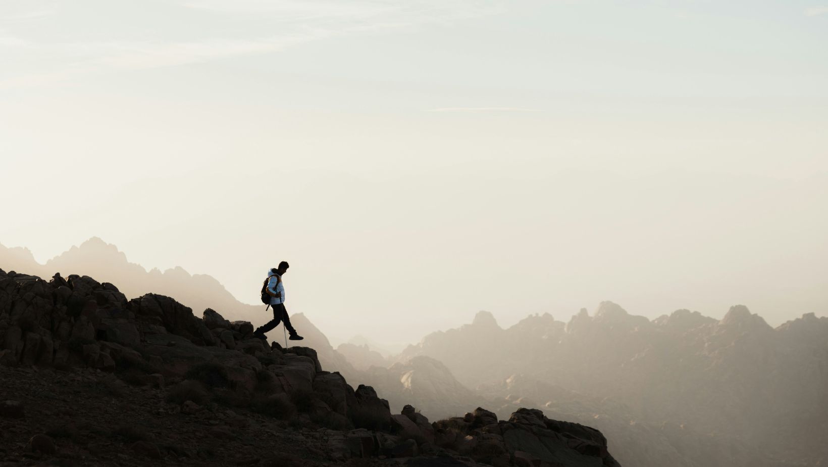 Exploring the World with Minimal Baggage Tips for the Modern Traveler