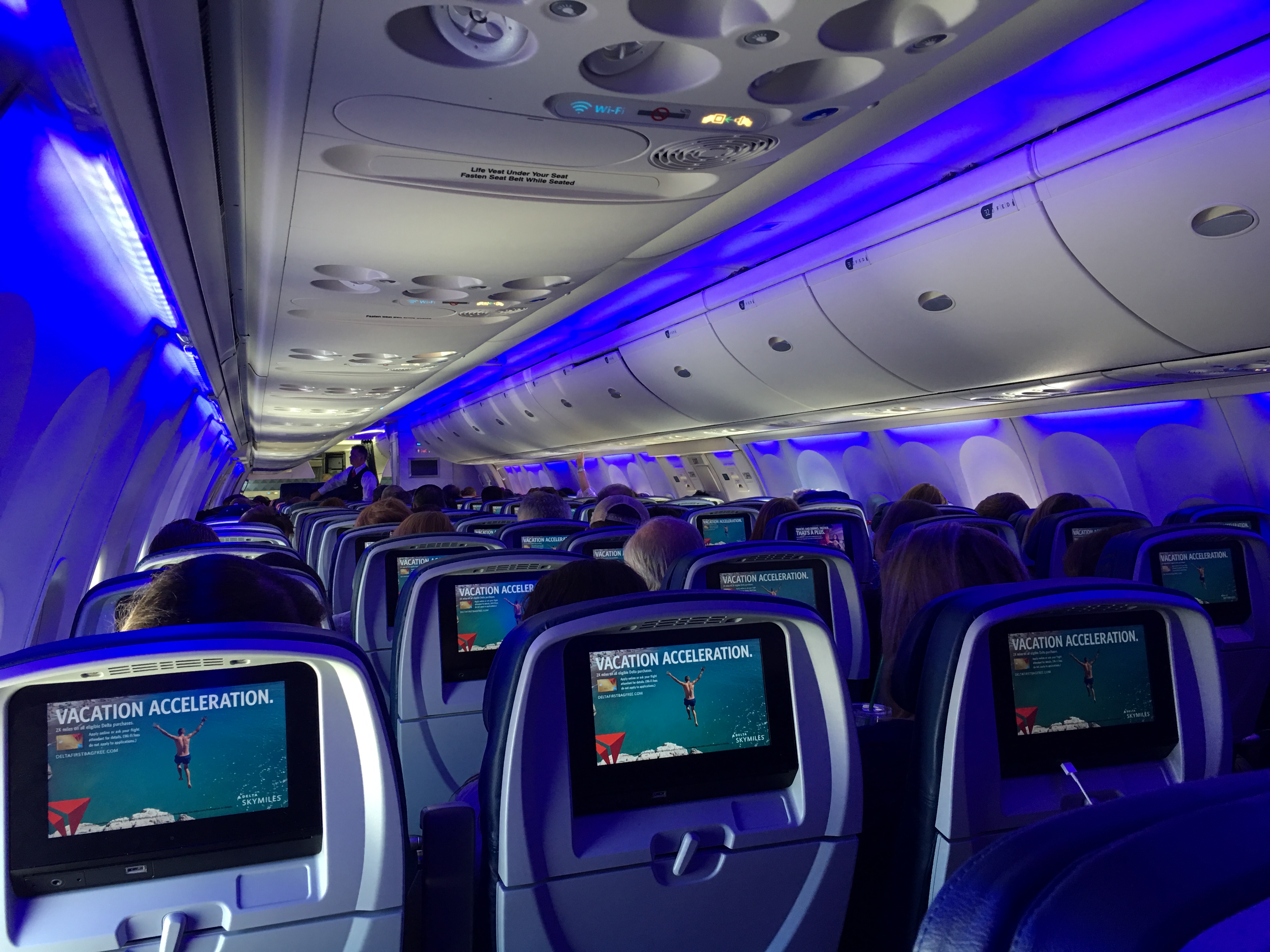 Airplane Review Delta Economy 757200 and MD88 TravelUpdate