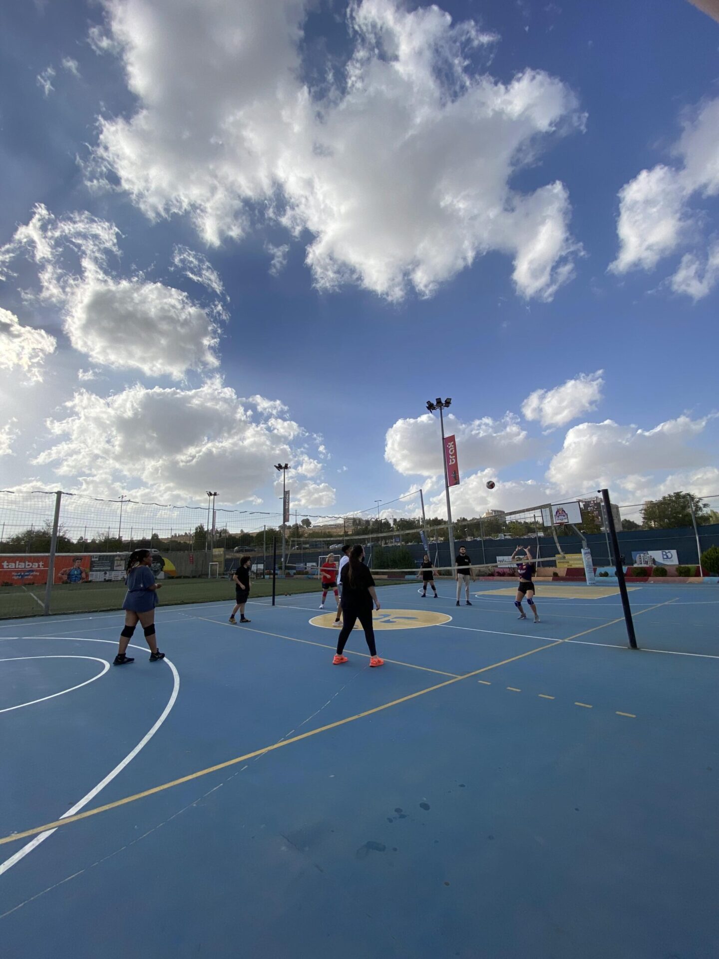 VOLLEYBALL COURT Trax