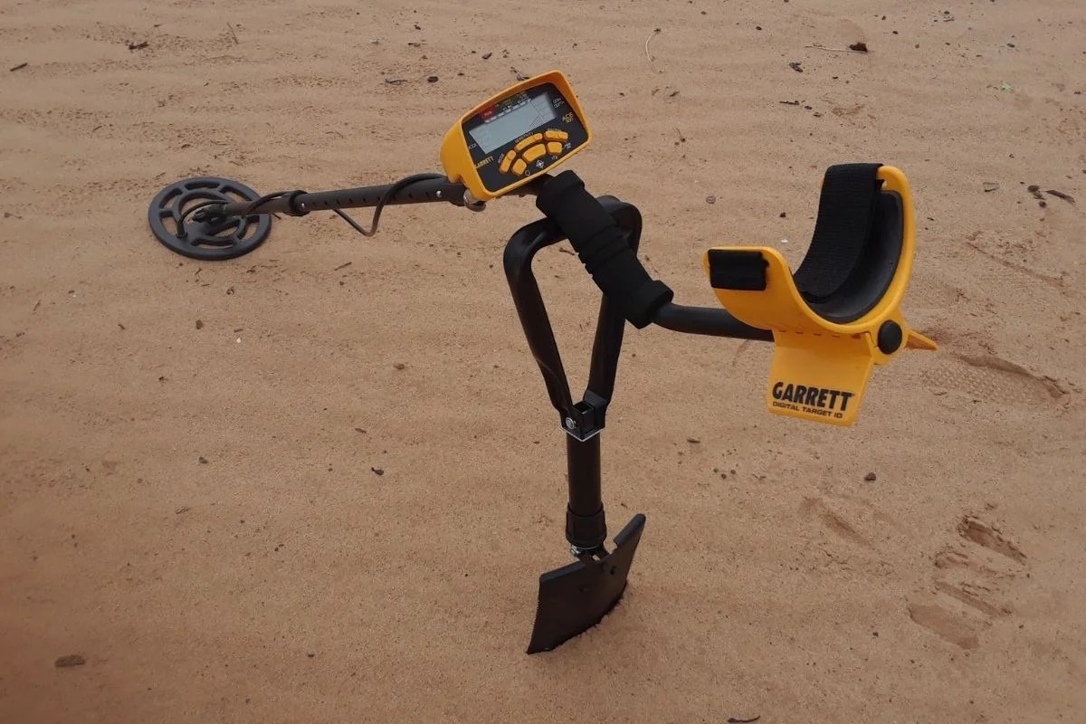 Can You Metal Detect on Beaches? Treasure Detection Treasure